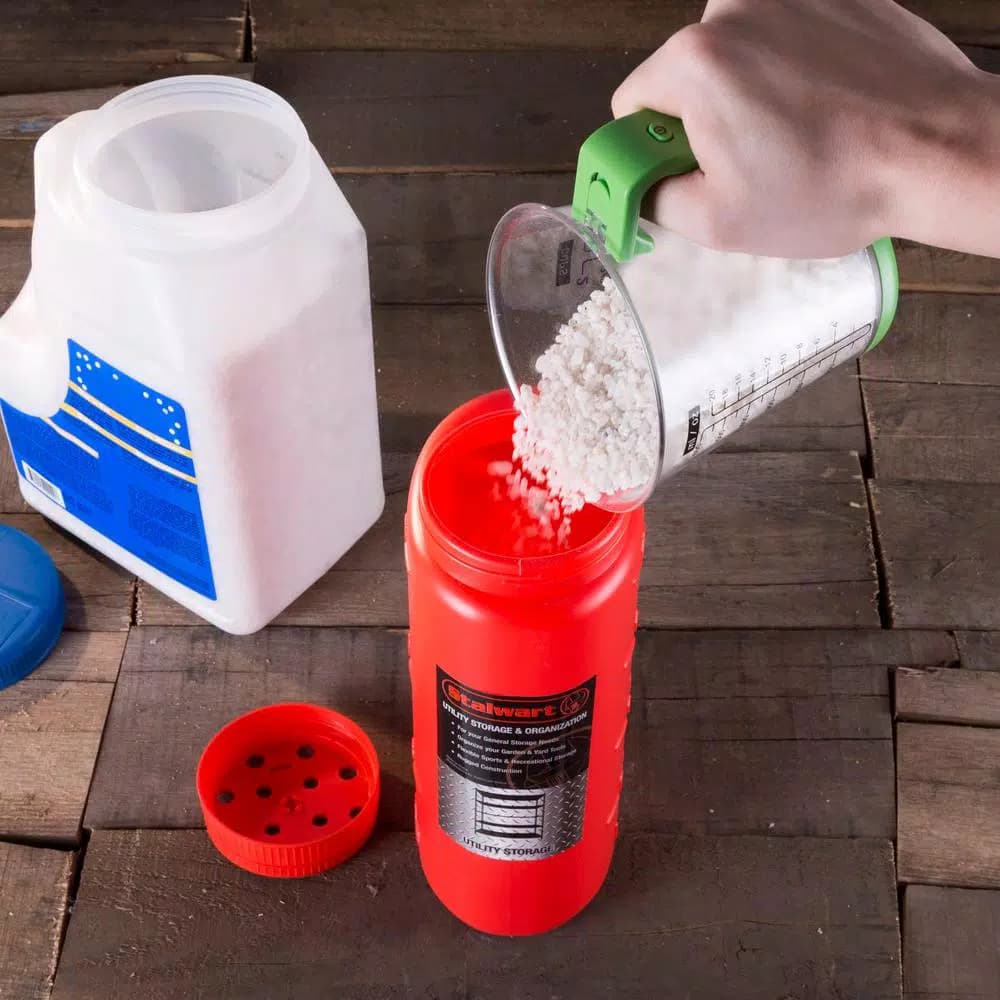 Stalwart Handheld Salt and Seed Spreader, Multi-Purpose Portable Dispenser