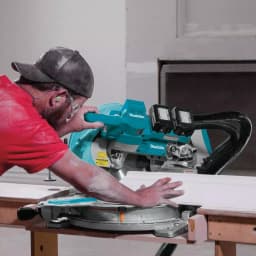 Makita 18V X2 LXT 10 in. Brushless Dual-Bevel Sliding Compound Miter Saw Kit with 4 5.0 Ah Batteries & Charger thumbnail 2