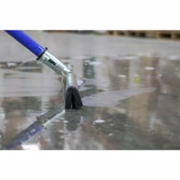 Ettore Wipe'n 18 in. Dry Floor Squeegee with 53 in. Aluminum Handle thumbnail 4