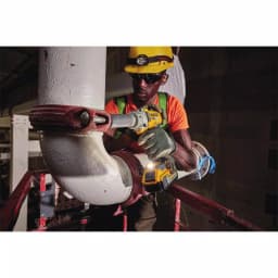 DEWALT 20V MAX XR 1/2 in. Mid-Range Brushless Cordless Impact Wrench Kit with (2) 5.0Ah Batteries thumbnail 9