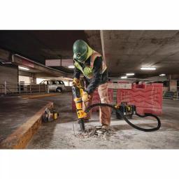 DEWALT 60V MAX FLEXVOLT Cordless Brushless 2 in. SDS MAX Combination Rotary Hammer Kit with (2) 12.0Ah Batteries thumbnail 11