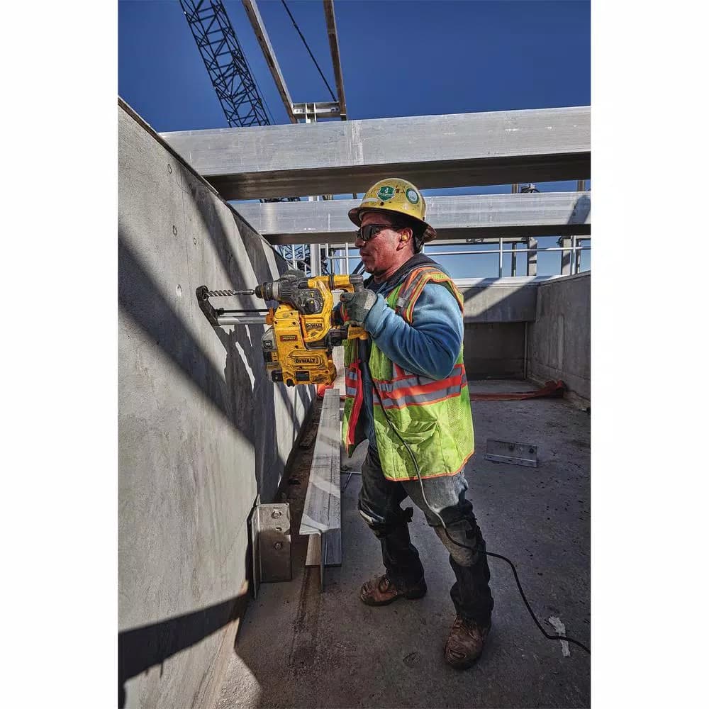 DEWALT OSHA Table 1-Compliant Multi-Surface Dust Extractor for SDS Plus Rotary Hammers