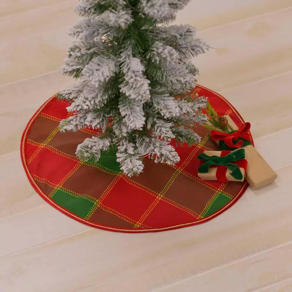 VHC Brands 21 in. Tristan Cherry Red and Shamrock Green Plaid Christmas Tree Skirt