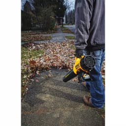 DEWALT 20V MAX Cordless String Trimmer and Blower Combo Kit with 4.0 Ah Battery and Charger thumbnail 9