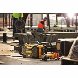 DEWALT FLEXVOLT 12 in. Brushless Sliding Compound Miter Saw Kit with (2) 6.0 Ah Batteries & Jobsite Radio thumbnail 4