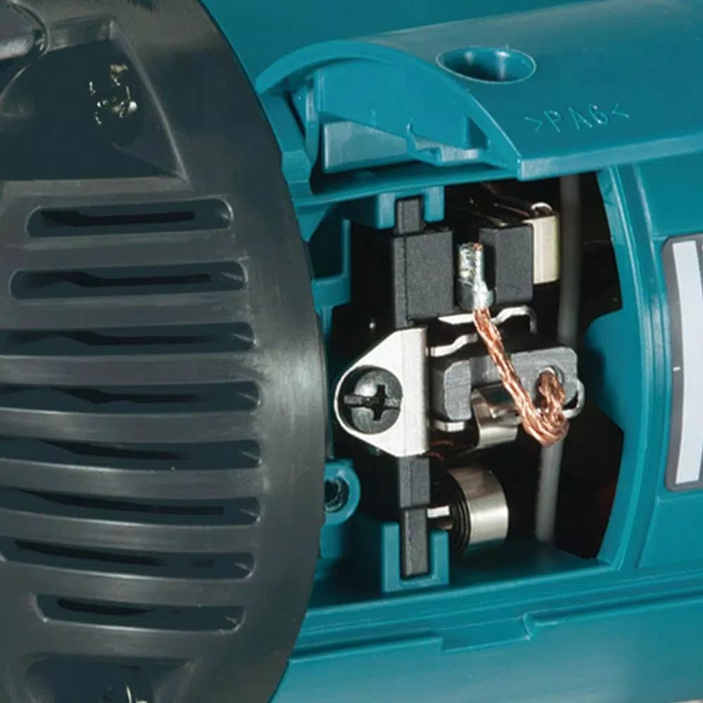 Makita GA9060 9 in. Angle Grinder, 15 Amp, 6600 rpm