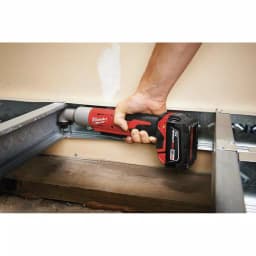 Milwaukee M18 18V Cordless 1/4 in. Hex 2-Speed Right Angle Impact Driver Kit with (2) 3.0 Ah Batteries, Charger & Case thumbnail 5