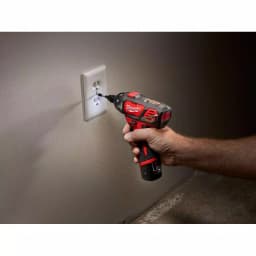 Milwaukee M12 12V Lithium-Ion Cordless 1/4 in. Hex Screwdriver Kit with Two 1.5 Ah Batteries, Charger and Bag thumbnail 6