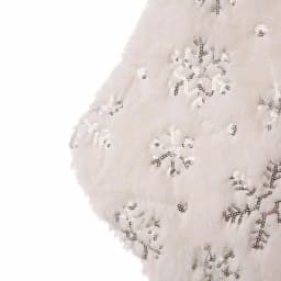 Glitzhome 21 in. White Plush Velvet Christmas Stocking Set with Snowflake Embroidery (2-Pack) thumbnail 3
