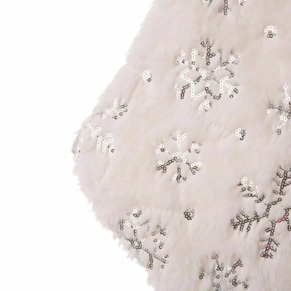Glitzhome 21 in. White Plush Velvet Christmas Stocking Set with Snowflake Embroidery (2-Pack)