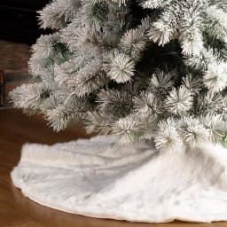 Glitzhome 48 in. White Plush Faux Fur Christmas Tree Skirt thumbnail 5
