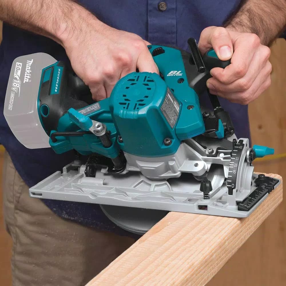 Makita 18V LXT Brushless 6-1/2 in. Cordless Circular Saw with Electric Brake (Tool Only)
