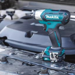 Makita 12V MAX CXT Cordless 1/4 in. Square Drive Impact Wrench Kit (2.0 Ah) thumbnail 4