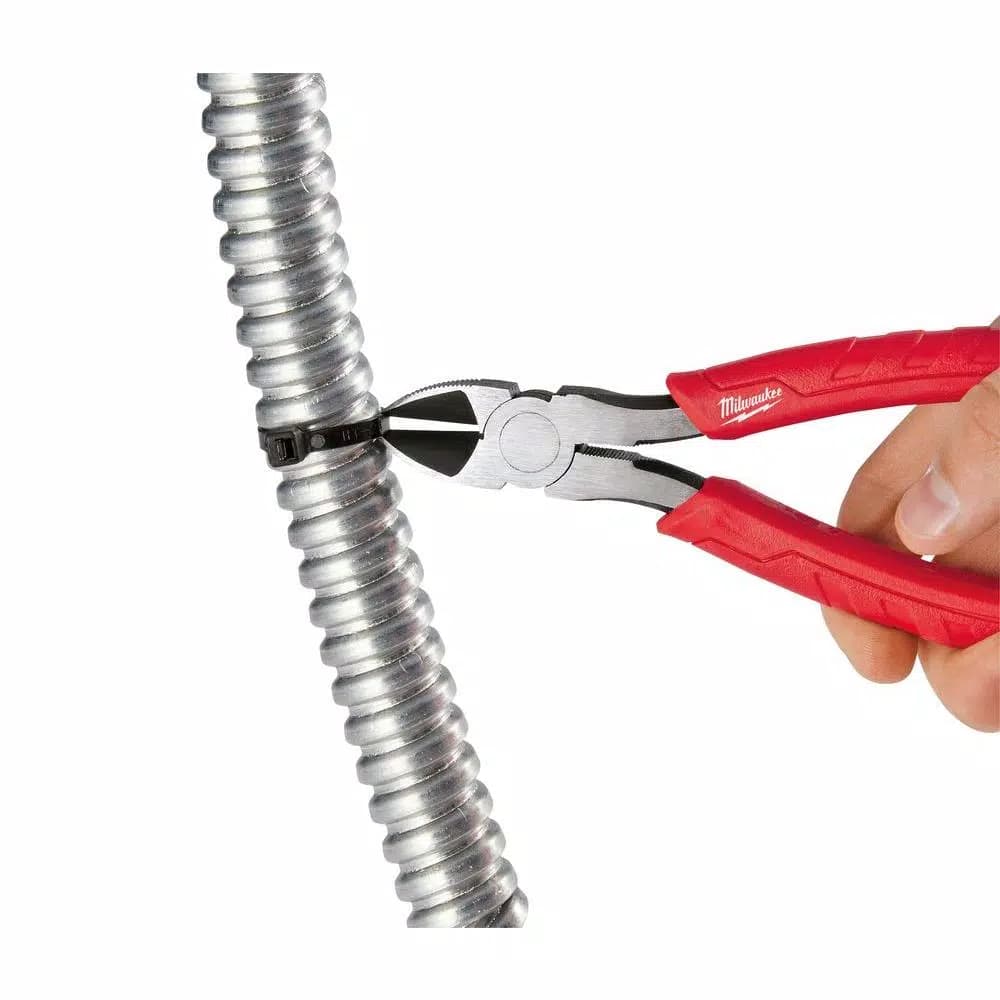 Milwaukee 7 in. Diagonal Cutting Pliers with Iron Carbide Edge and Comfort Grip