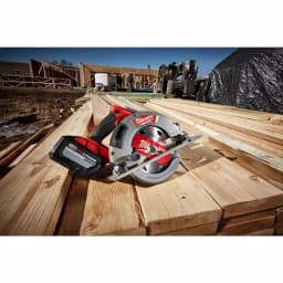 Milwaukee M18 FUEL 7-1/4 in. Brushless Cordless Circular Saw Kit with 12.0 Ah Battery & Charger thumbnail 10