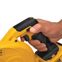 DEWALT 20V MAX Cordless Compact Jobsite Blower with (1) 3.0 Ah Battery, 135 MPH, 100 CFM thumbnail 7