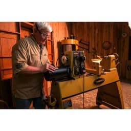 Powermatic 3520C 2HP 1PH Lathe with Risers, 220-Volt thumbnail 7
