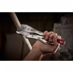Milwaukee 7 in. MAXBITE Curved Jaw Locking Pliers thumbnail 3