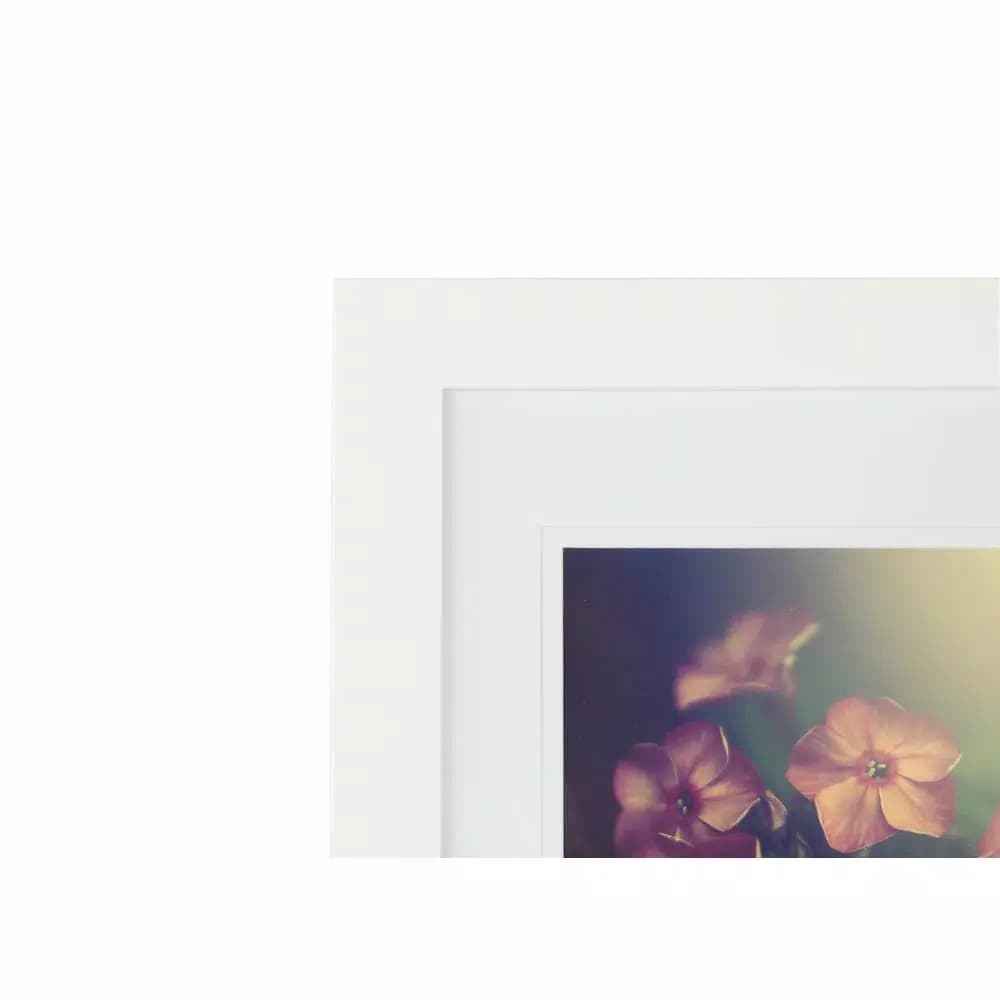 Pinnacle Gallery Perfect 7-Piece White Wood Picture Frame Set with Matted Openings