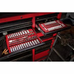 Milwaukee 50-Piece 1/4 in. Drive SAE/Metric Ratchet and Socket Set thumbnail 14