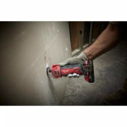 Milwaukee M18 18V Lithium-Ion Cordless Rotary Cut Out Tool Kit with Two 1.5 Ah Batteries, Charger and Bag thumbnail 9