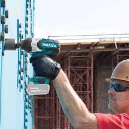 Makita 18V LXT Brushless Cordless High Torque 1/2 in. Square Drive Impact Wrench with 5.0 Ah Battery thumbnail 6