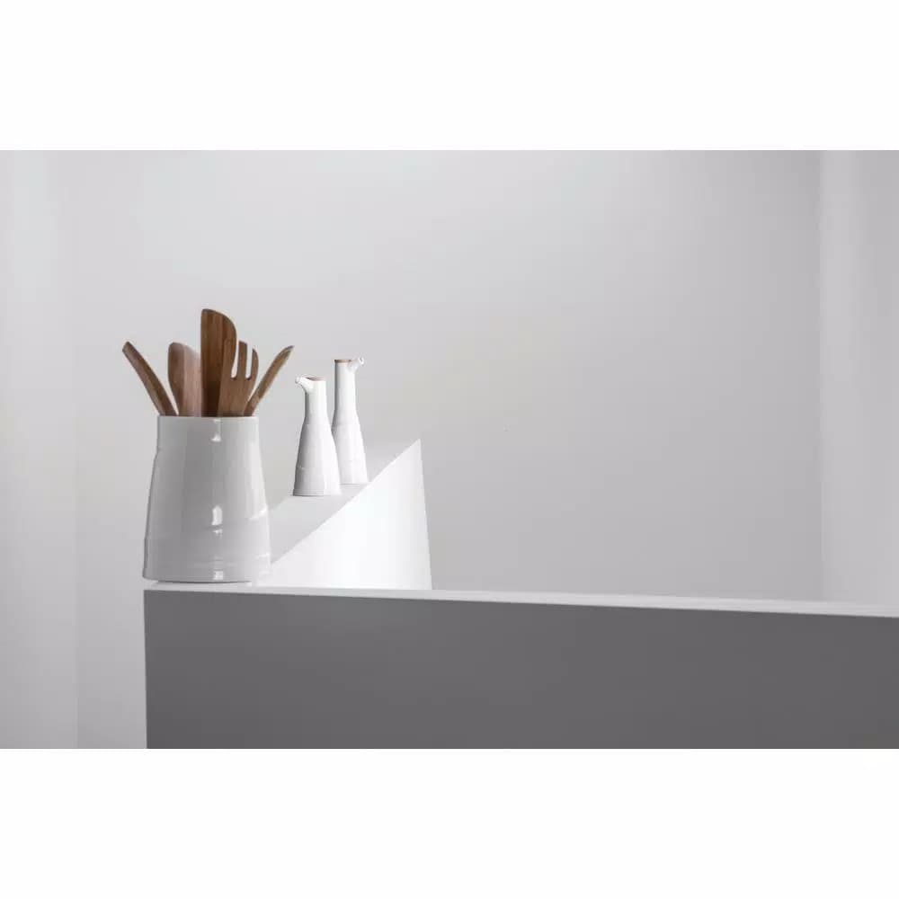 BergHOFF Essentials 2.1 Qt. Porcelain Kitchen Canister with Natural Cork Lid