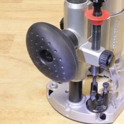 Makita 1-1/4 HP 6.5 Amp Compact Corded Router Kit with Plunge Base and Variable Speed thumbnail 14