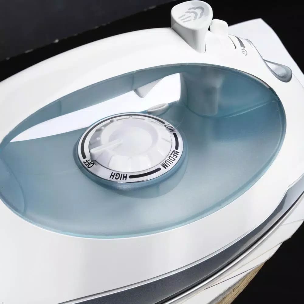 Hamilton Beach 1200W Elite Steam Iron with 3-Way Auto Shut-Off and Stainless Steel Soleplate