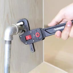 Husky 10 in. Multi-Angle Pipe Wrench with Flex-Head and Aluminum Body thumbnail 2