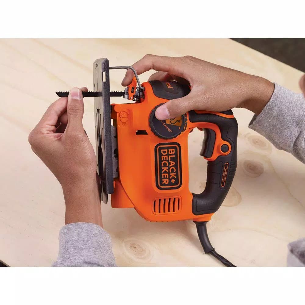 BLACK+DECKER BDEJS600C 5 Amp Corded Jig Saw with Curve Control