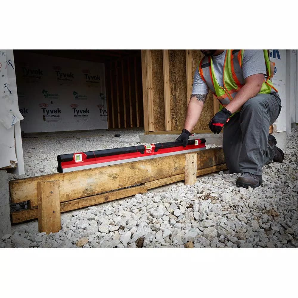 Milwaukee 48 in. Concrete Screed Level, Multi-Functional Magnesium Darby and Level Tool