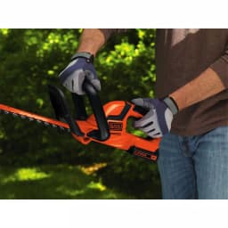 BLACK+DECKER 20V MAX Cordless Hedge Trimmer, 22 in. Blade with 1.5 Ah Battery and Charger thumbnail 3