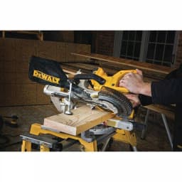 DEWALT 20V MAX Cordless 7-1/4 in. Sliding Compound Miter Saw Combo Kit with 4.0 Ah Battery & Bonus Cordless Jigsaw thumbnail 15