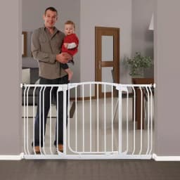 Dreambaby Chelsea Extra Wide Auto-Close Security Gate with Extensions, White thumbnail 2