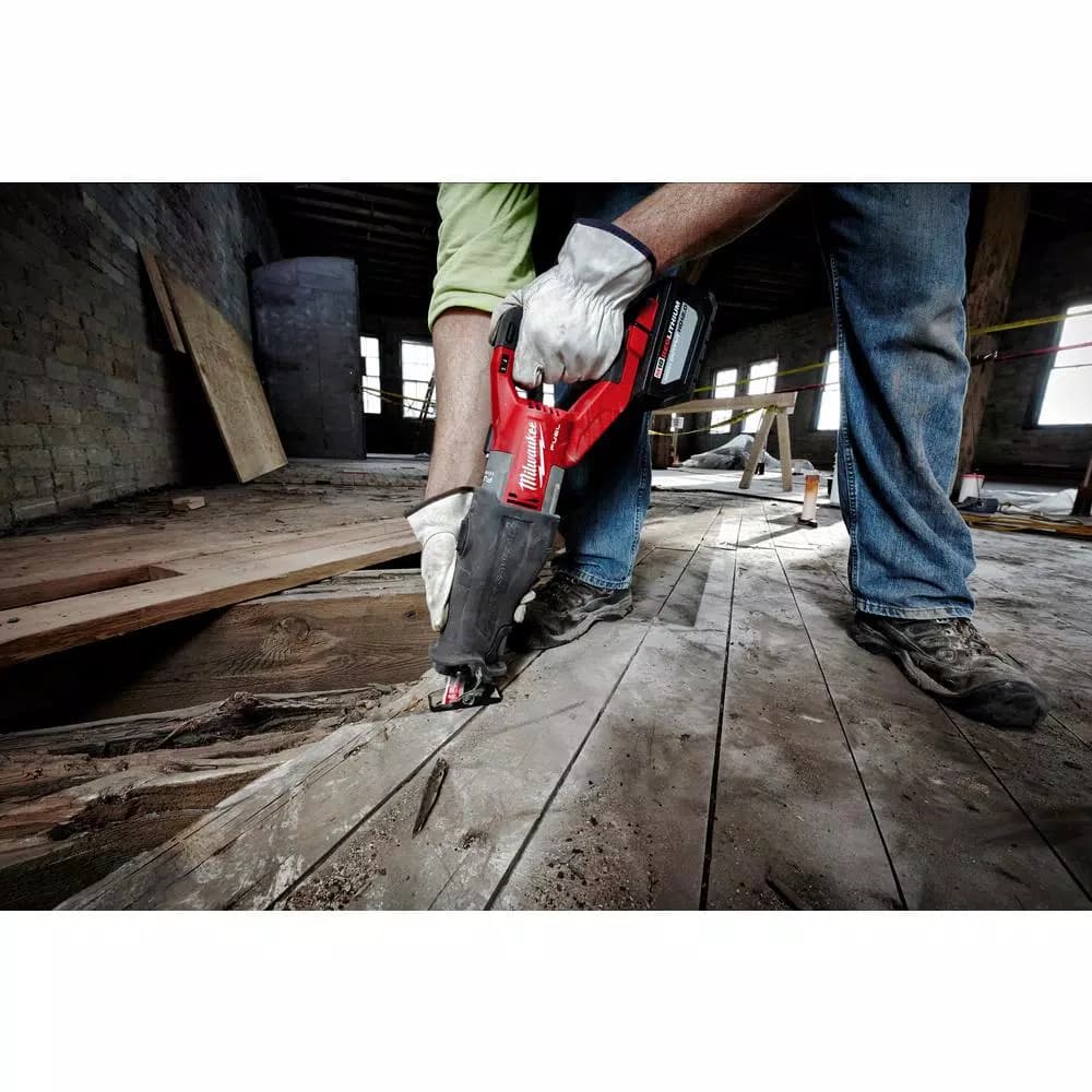 Milwaukee M18 FUEL SUPER SAWZALL Orbital Reciprocating Saw Kit with 12.0 Ah Battery