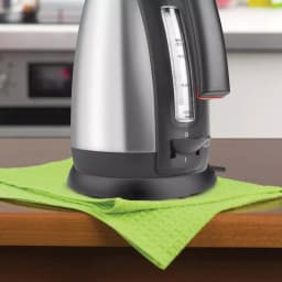 BLACK+DECKER 11-Cup Stainless Steel Cordless Electric Kettle with Automatic Shut-Off thumbnail 4