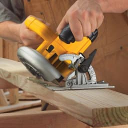 DEWALT 15 Amp 7-1/4 in. Lightweight Corded Circular Saw thumbnail 10