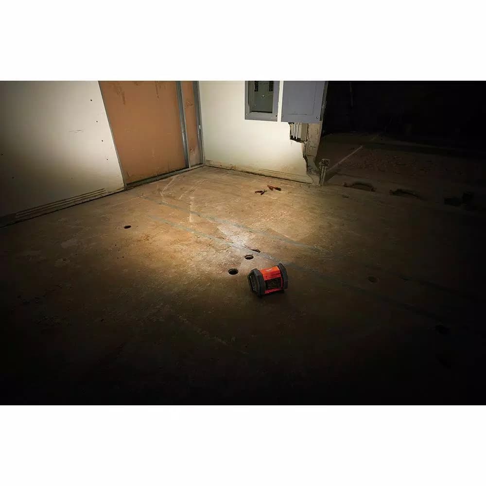 Milwaukee M18 18V Lithium-Ion Cordless LED Flood Light & 5.0Ah Battery Starter Kit