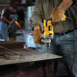 DEWALT DWD210G 1/2 in. 10 Amp Variable Speed Reversing Pistol Grip Corded Drill thumbnail 9