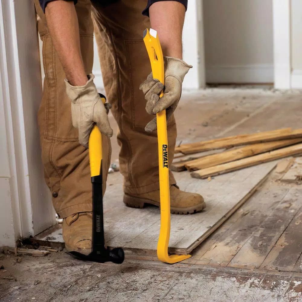 DEWALT 24 in. Wrecking Bar Pry Bar with Tri-Lobe Design