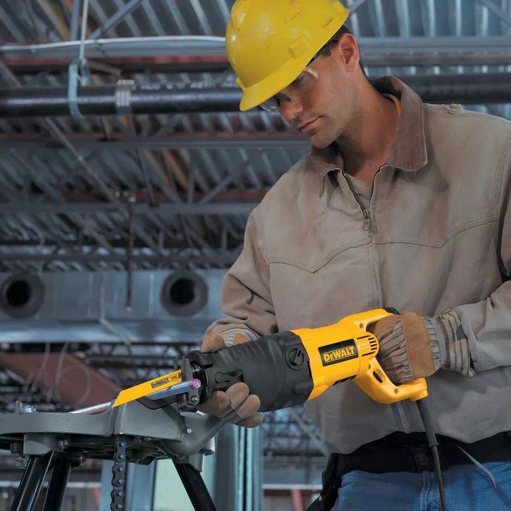 DEWALT 13 Amp Corded Reciprocating Saw Kit with Heavy Duty Carrying Case