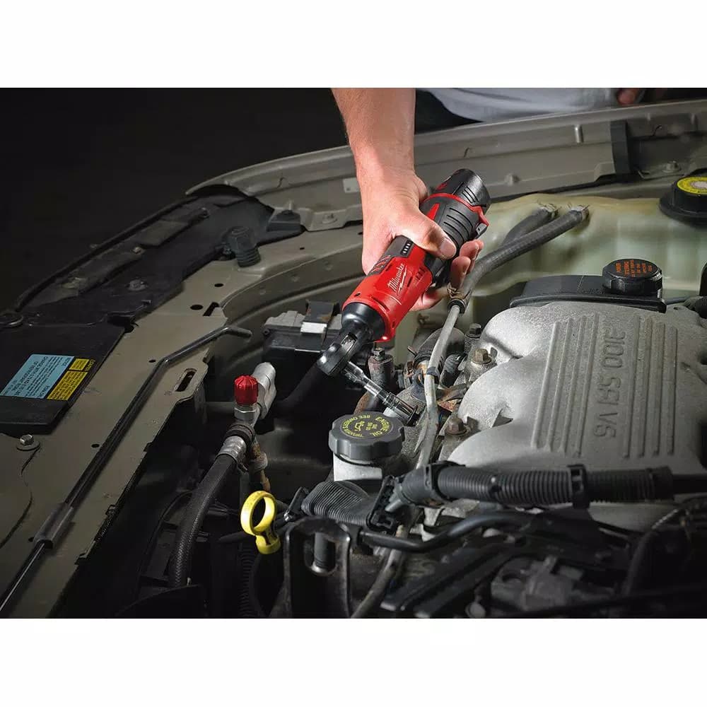 Milwaukee M12 12V 3/8 in. Cordless Ratchet Kit with 1.5 Ah Battery, Charger and Tool Bag