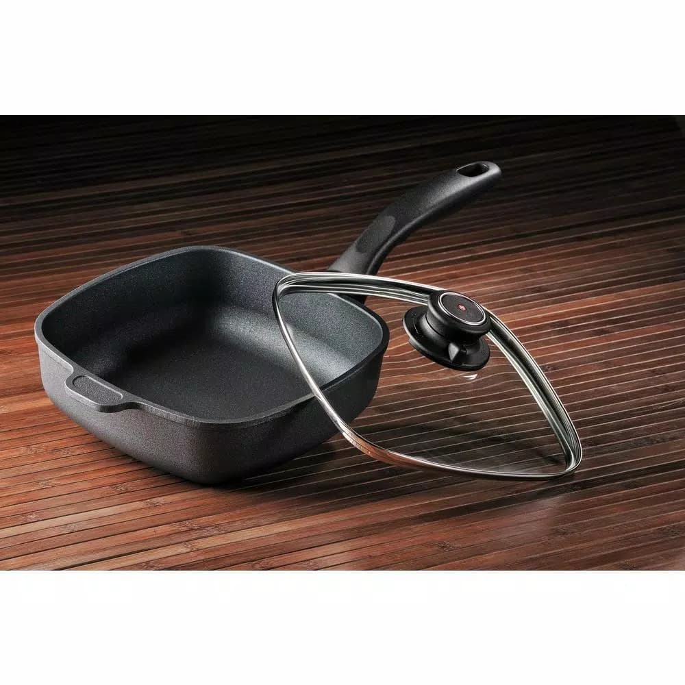 Swiss Diamond Classic Series 2.1 qt. Square Cast Aluminum Nonstick Saute Pan with Glass Lid, Gray