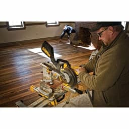 DEWALT 20V MAX Cordless 7-1/4 in. Sliding Compound Miter Saw (Tool-Only) thumbnail 13