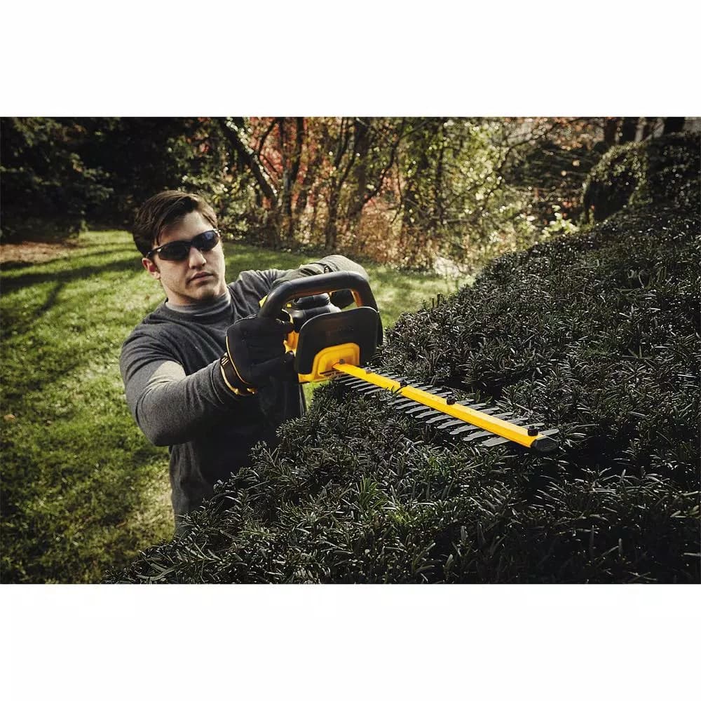 DEWALT 22 in. 20V MAX Cordless Hedge Trimmer with 5.0 Ah Battery and Charger Kit