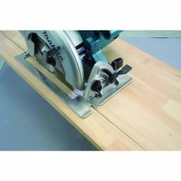 Makita 15 Amp 7-1/4 in. Corded Circular Saw with 56 Degree Bevel Capacity and Hard Case thumbnail 7