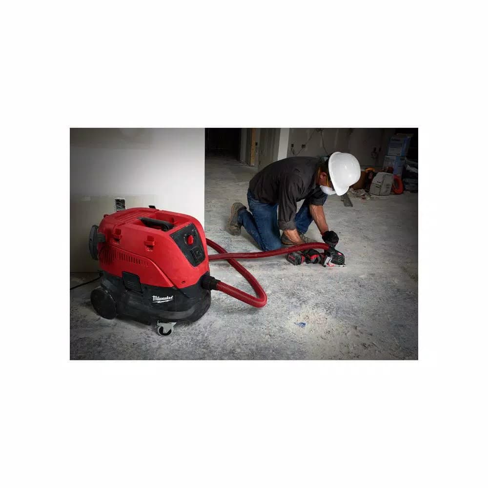 Milwaukee 8 Gal. Dust Extractor Vacuum with HEPA Filtration