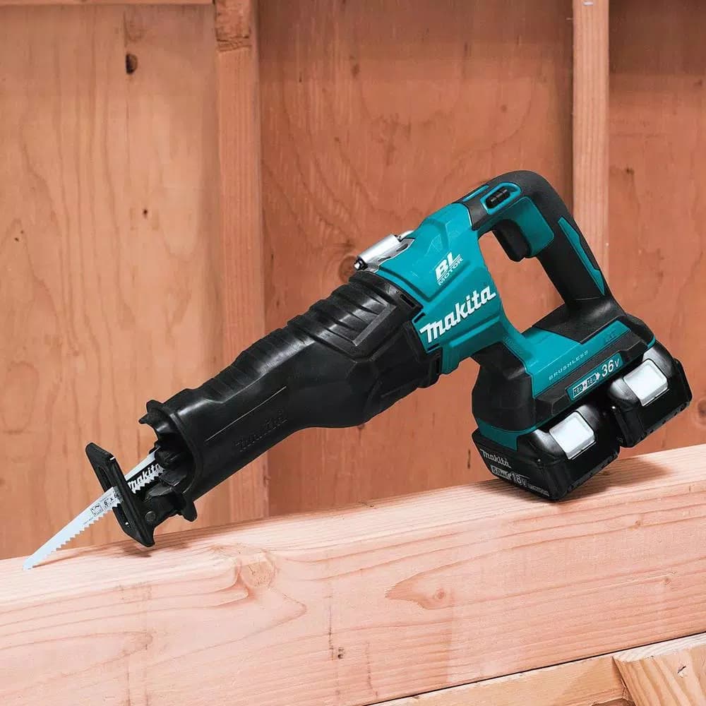 Makita 36V (18V X2) LXT Brushless Cordless Reciprocating Saw Kit with (2) 5.0Ah Batteries and Charger