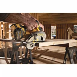 DEWALT FLEXVOLT 60V MAX Brushless 7-1/4 in. Circular Saw with Electric Brake and 9.0 Ah Battery thumbnail 13